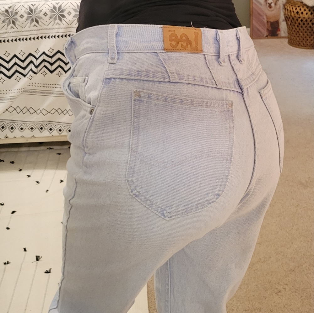 Lee Vintage Light Wash High Rise Mom Jeans 30